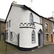 Hope Cottage in Tarn Side, Ulverston